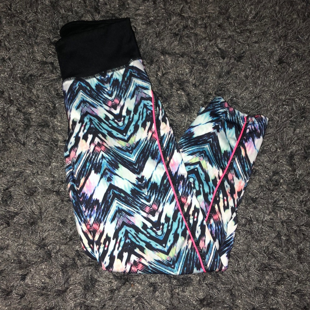 Jessica Simpson Capri workout pant